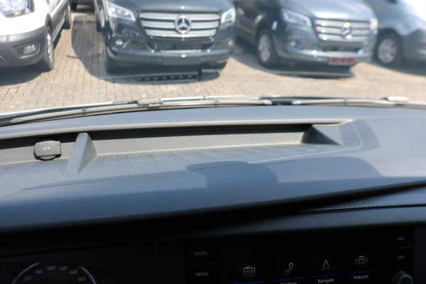 Volkswagen Transporter 2.0 TDI 150pk Automaat Airco Navigatie Achterklep