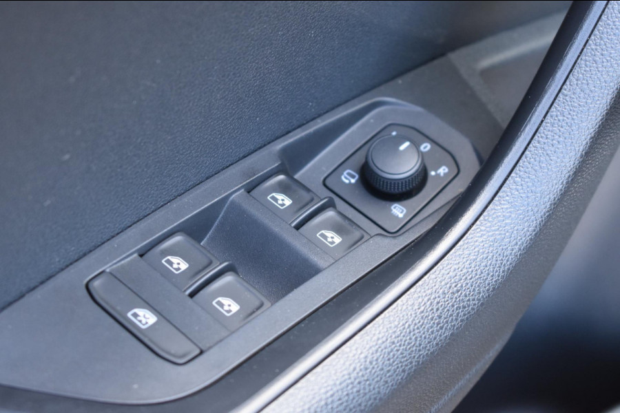 Škoda Karoq 1.5 TSI ACT Sportline | NAP | VIRTUAL COCKPIT | DEALER ONDERHOUDEN | CAMERA | STOELVERWARMING | APPLE CARPLAY