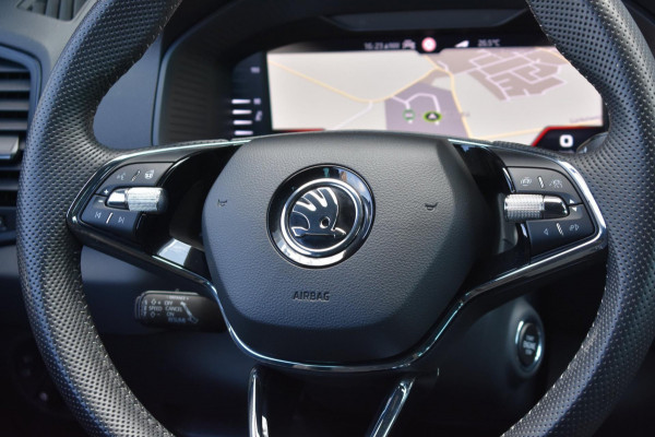 Škoda Karoq 1.5 TSI ACT Sportline | NAP | VIRTUAL COCKPIT | DEALER ONDERHOUDEN | CAMERA | STOELVERWARMING | APPLE CARPLAY