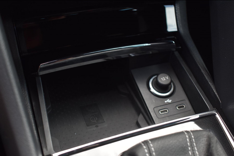 Škoda Karoq 1.5 TSI ACT Sportline | NAP | VIRTUAL COCKPIT | DEALER ONDERHOUDEN | CAMERA | STOELVERWARMING | APPLE CARPLAY