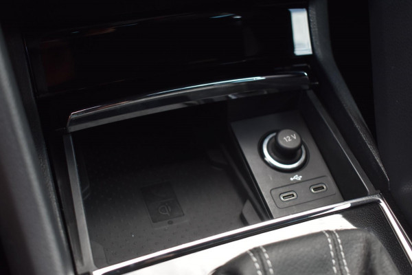 Škoda Karoq 1.5 TSI ACT Sportline | NAP | VIRTUAL COCKPIT | DEALER ONDERHOUDEN | CAMERA | STOELVERWARMING | APPLE CARPLAY