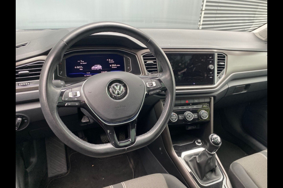 Volkswagen T-Roc BWJ 2019 | 1.0 TSI 116PK Style | PANO | CLIMA | NAVI | 17'' LMV | LED | PRIVACY GLASS