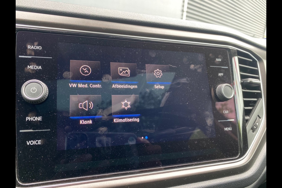 Volkswagen T-Roc BWJ 2019 | 1.0 TSI 116PK Style | PANO | CLIMA | NAVI | 17'' LMV | LED | PRIVACY GLASS