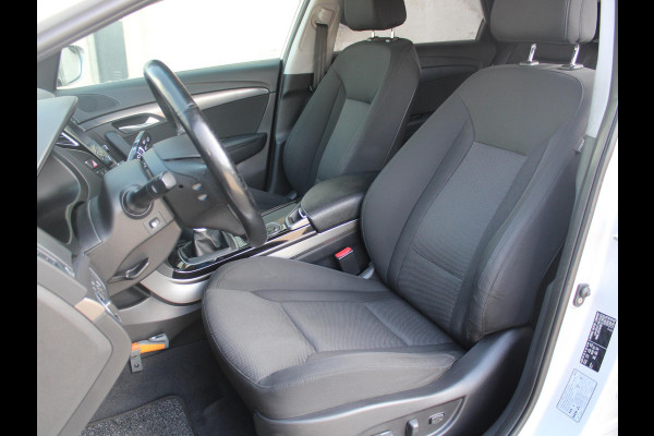 Hyundai i40 Wagon 1.6 GDI Essence | VEEL RUIMTE| 12 MAANDEN BOVAG GARANTIE |