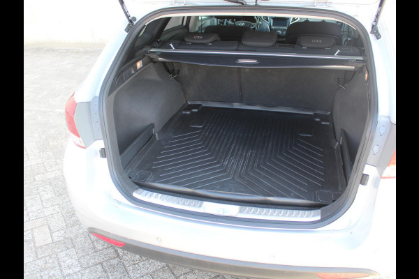 Hyundai i40 Wagon 1.6 GDI Essence | VEEL RUIMTE| 12 MAANDEN BOVAG GARANTIE |
