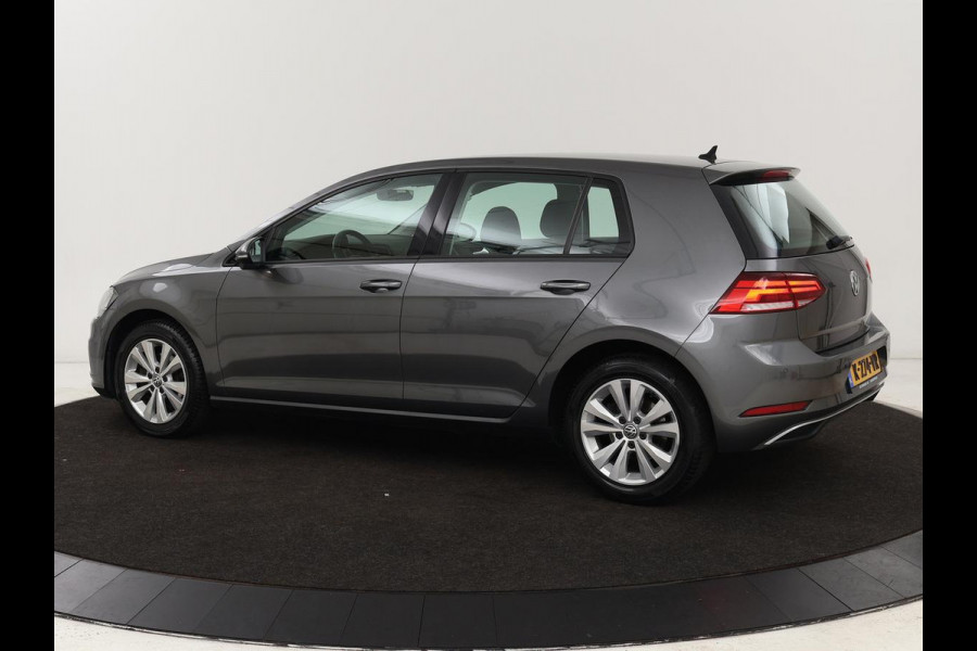 Volkswagen Golf 1.0 TSI Comfortline | Active Info Display | Carplay | Adaptive cruise | Climate control | Parkeerhulp | Bluetooth | LED