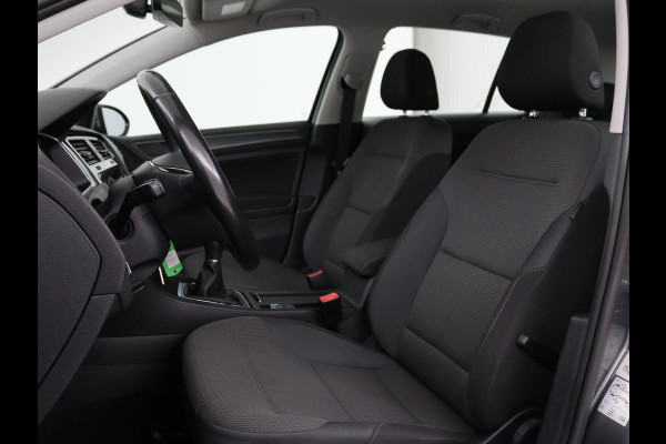 Volkswagen Golf 1.0 TSI Comfortline | Active Info Display | Carplay | Adaptive cruise | Climate control | Parkeerhulp | Bluetooth | LED