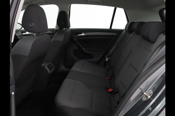 Volkswagen Golf 1.0 TSI Comfortline | Active Info Display | Carplay | Adaptive cruise | Climate control | Parkeerhulp | Bluetooth | LED