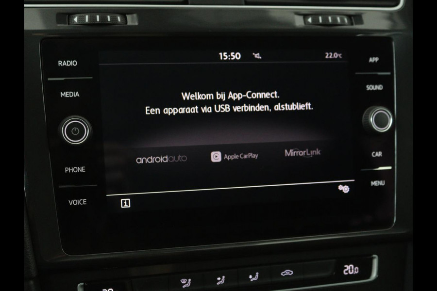 Volkswagen Golf 1.0 TSI Comfortline | Active Info Display | Carplay | Adaptive cruise | Climate control | Parkeerhulp | Bluetooth | LED