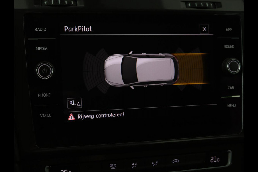 Volkswagen Golf 1.0 TSI Comfortline | Active Info Display | Carplay | Adaptive cruise | Climate control | Parkeerhulp | Bluetooth | LED