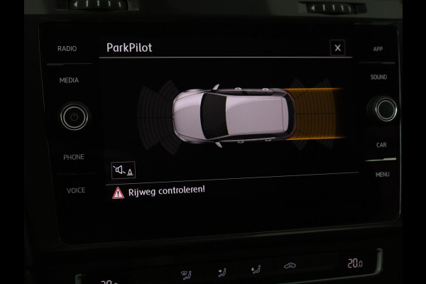 Volkswagen Golf 1.0 TSI Comfortline | Active Info Display | Carplay | Adaptive cruise | Climate control | Parkeerhulp | Bluetooth | LED