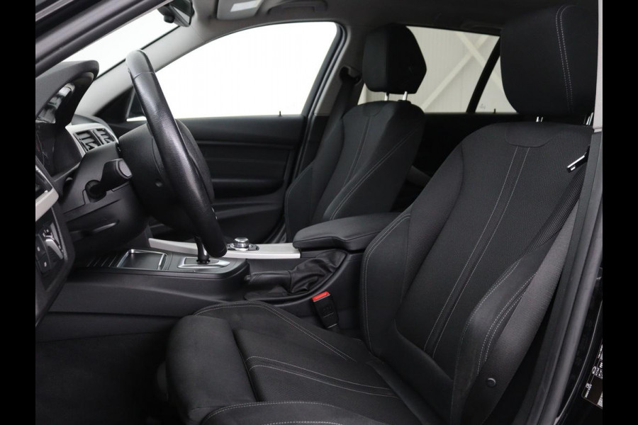 BMW 3-serie 320d | Stoelverwarming | Trekhaak | Full LED | Navigatie | Sportstoelen | Climate control | Bluetooth | Parkeerhulp | Cruise control