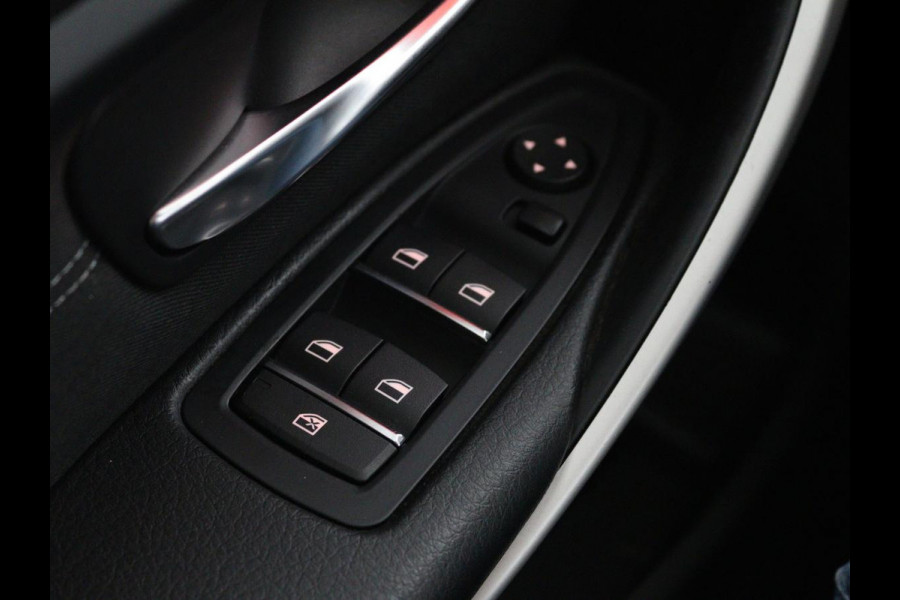 BMW 3-serie 320d | Stoelverwarming | Trekhaak | Full LED | Navigatie | Sportstoelen | Climate control | Bluetooth | Parkeerhulp | Cruise control