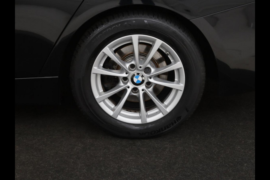 BMW 3-serie 320d | Stoelverwarming | Trekhaak | Full LED | Navigatie | Sportstoelen | Climate control | Bluetooth | Parkeerhulp | Cruise control