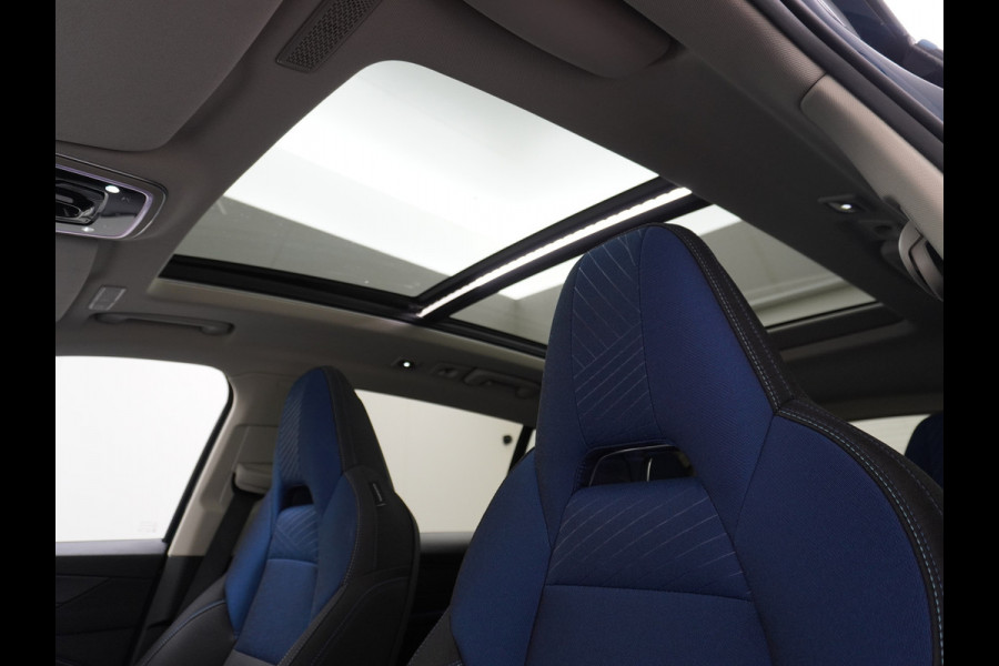 Lynk & Co 01 1.5 PHEV AUT-7 261pk 4wd Pano-Schuif-K-dak 20" 360°Camera Apple Carplay Android Auto Adaptive-Cr NaviPdc-a+v Ecc Keyless Led M-B Elek.Memory.Stoel File assistent Dodehoek detector Elektrisch bedienbare achterklep Rijstrooksensor Wifi Verkeersbord detectie 425Nm koppel 3,6kw laadvermogen A-label Euro 6 Hybride Benzine / Elektrisch rijden tot ca 69km