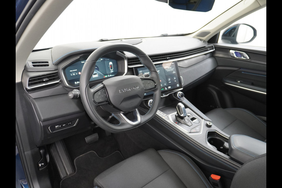 Lynk & Co 01 1.5 PHEV AUT-7 261pk 4wd Pano-Schuif-K-dak 20" 360°Camera Apple Carplay Android Auto Adaptive-Cr NaviPdc-a+v Ecc Keyless Led M-B Elek.Memory.Stoel File assistent Dodehoek detector Elektrisch bedienbare achterklep Rijstrooksensor Wifi Verkeersbord detectie 425Nm koppel 3,6kw laadvermogen A-label Euro 6 Hybride Benzine / Elektrisch rijden tot ca 69km