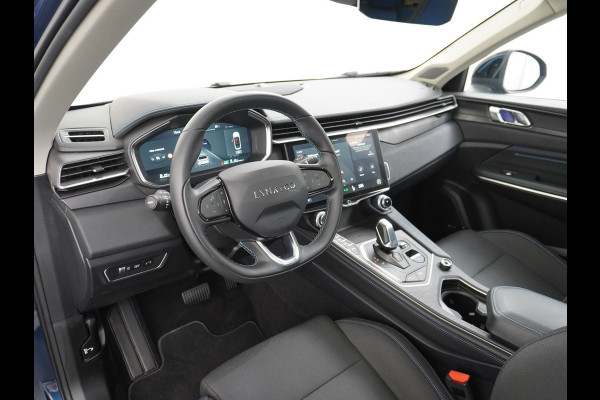 Lynk & Co 01 1.5 PHEV AUT-7 261pk 4wd Pano-Schuif-K-dak 20" 360°Camera Apple Carplay Android Auto Adaptive-Cr NaviPdc-a+v Ecc Keyless Led M-B Elek.Memory.Stoel File assistent Dodehoek detector Elektrisch bedienbare achterklep Rijstrooksensor Wifi Verkeersbord detectie 425Nm koppel 3,6kw laadvermogen A-label Euro 6 Hybride Benzine / Elektrisch rijden tot ca 69km