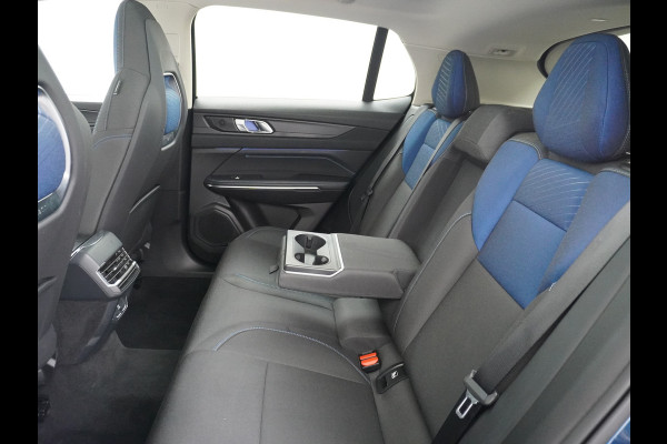 Lynk & Co 01 1.5 PHEV AUT-7 261pk 4wd Pano-Schuif-K-dak 20" 360°Camera Apple Carplay Android Auto Adaptive-Cr NaviPdc-a+v Ecc Keyless Led M-B Elek.Memory.Stoel File assistent Dodehoek detector Elektrisch bedienbare achterklep Rijstrooksensor Wifi Verkeersbord detectie 425Nm koppel 3,6kw laadvermogen A-label Euro 6 Hybride Benzine / Elektrisch rijden tot ca 69km