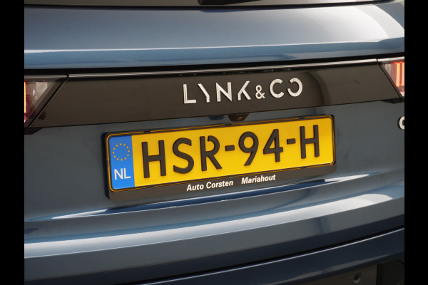 Lynk & Co 01 1.5 PHEV AUT-7 261pk 4wd Pano-Schuif-K-dak 20" 360°Camera Apple Carplay Android Auto Adaptive-Cr NaviPdc-a+v Ecc Keyless Led M-B Elek.Memory.Stoel File assistent Dodehoek detector Elektrisch bedienbare achterklep Rijstrooksensor Wifi Verkeersbord detectie 425Nm koppel 3,6kw laadvermogen A-label Euro 6 Hybride Benzine / Elektrisch rijden tot ca 69km