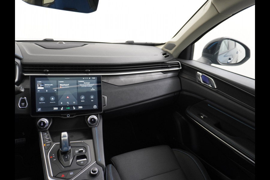 Lynk & Co 01 1.5 PHEV AUT-7 261pk 4wd Pano-Schuif-K-dak 20" 360°Camera Apple Carplay Android Auto Adaptive-Cr NaviPdc-a+v Ecc Keyless Led M-B Elek.Memory.Stoel File assistent Dodehoek detector Elektrisch bedienbare achterklep Rijstrooksensor Wifi Verkeersbord detectie 425Nm koppel 3,6kw laadvermogen A-label Euro 6 Hybride Benzine / Elektrisch rijden tot ca 69km