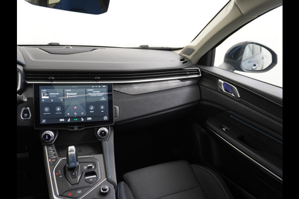 Lynk & Co 01 1.5 PHEV AUT-7 261pk 4wd Pano-Schuif-K-dak 20" 360°Camera Apple Carplay Android Auto Adaptive-Cr NaviPdc-a+v Ecc Keyless Led M-B Elek.Memory.Stoel File assistent Dodehoek detector Elektrisch bedienbare achterklep Rijstrooksensor Wifi Verkeersbord detectie 425Nm koppel 3,6kw laadvermogen A-label Euro 6 Hybride Benzine / Elektrisch rijden tot ca 69km