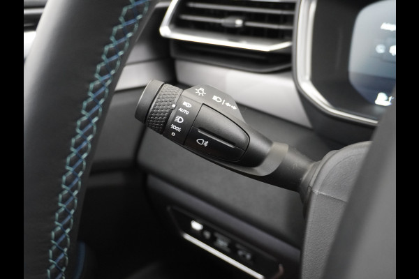 Lynk & Co 01 1.5 PHEV AUT-7 261pk 4wd Pano-Schuif-K-dak 20" 360°Camera Apple Carplay Android Auto Adaptive-Cr NaviPdc-a+v Ecc Keyless Led M-B Elek.Memory.Stoel File assistent Dodehoek detector Elektrisch bedienbare achterklep Rijstrooksensor Wifi Verkeersbord detectie 425Nm koppel 3,6kw laadvermogen A-label Euro 6 Hybride Benzine / Elektrisch rijden tot ca 69km