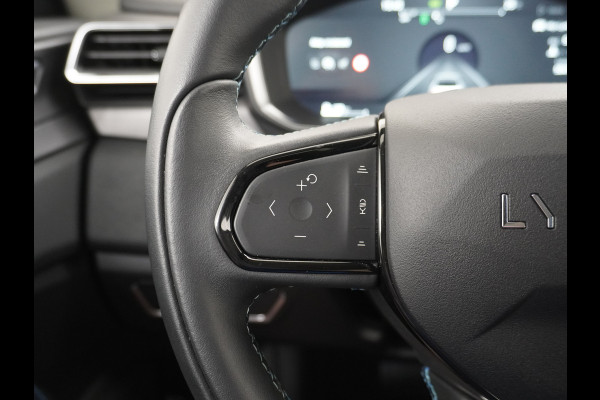 Lynk & Co 01 1.5 PHEV AUT-7 261pk 4wd Pano-Schuif-K-dak 20" 360°Camera Apple Carplay Android Auto Adaptive-Cr NaviPdc-a+v Ecc Keyless Led M-B Elek.Memory.Stoel File assistent Dodehoek detector Elektrisch bedienbare achterklep Rijstrooksensor Wifi Verkeersbord detectie 425Nm koppel 3,6kw laadvermogen A-label Euro 6 Hybride Benzine / Elektrisch rijden tot ca 69km