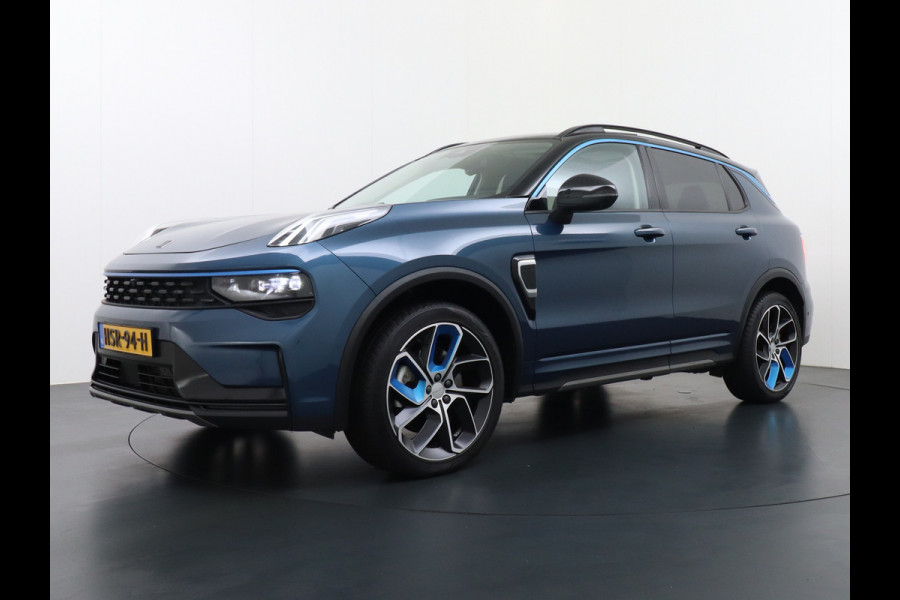 Lynk & Co 01 1.5 PHEV AUT-7 261pk 4wd Pano-Schuif-K-dak 20" 360°Camera Apple Carplay Android Auto Adaptive-Cr NaviPdc-a+v Ecc Keyless Led M-B Elek.Memory.Stoel File assistent Dodehoek detector Elektrisch bedienbare achterklep Rijstrooksensor Wifi Verkeersbord detectie 425Nm koppel 3,6kw laadvermogen A-label Euro 6 Hybride Benzine / Elektrisch rijden tot ca 69km