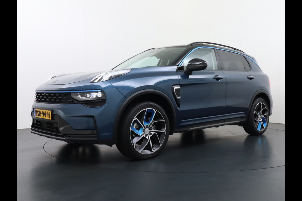 Lynk & Co 01 1.5 PHEV AUT-7 261pk 4wd Pano-Schuif-K-dak 20" 360°Camera Apple Carplay Android Auto Adaptive-Cr NaviPdc-a+v Ecc Keyless Led M-B Elek.Memory.Stoel File assistent Dodehoek detector Elektrisch bedienbare achterklep Rijstrooksensor Wifi Verkeersbord detectie 425Nm koppel 3,6kw laadvermogen A-label Euro 6 Hybride Benzine / Elektrisch rijden tot ca 69km