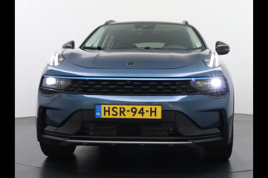 Lynk & Co 01 1.5 PHEV AUT-7 261pk 4wd Pano-Schuif-K-dak 20" 360°Camera Apple Carplay Android Auto Adaptive-Cr NaviPdc-a+v Ecc Keyless Led M-B Elek.Memory.Stoel File assistent Dodehoek detector Elektrisch bedienbare achterklep Rijstrooksensor Wifi Verkeersbord detectie 425Nm koppel 3,6kw laadvermogen A-label Euro 6 Hybride Benzine / Elektrisch rijden tot ca 69km