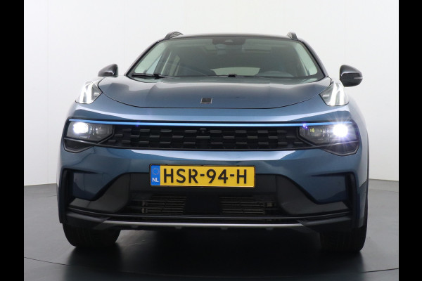 Lynk & Co 01 1.5 PHEV AUT-7 261pk 4wd Pano-Schuif-K-dak 20" 360°Camera Apple Carplay Android Auto Adaptive-Cr NaviPdc-a+v Ecc Keyless Led M-B Elek.Memory.Stoel File assistent Dodehoek detector Elektrisch bedienbare achterklep Rijstrooksensor Wifi Verkeersbord detectie 425Nm koppel 3,6kw laadvermogen A-label Euro 6 Hybride Benzine / Elektrisch rijden tot ca 69km