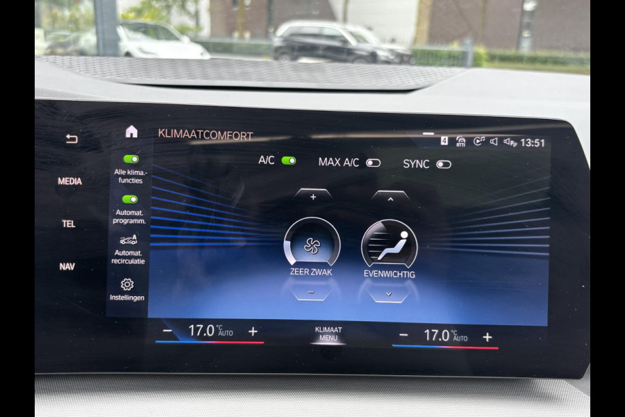 BMW 2 Serie Active Tourer 225e xDrive PANO | ELEK. TREKHAAK | CAMERA