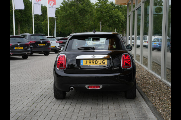 MINI Cooper 1.5 Chili | Clima | Navigatie | Stoelverwarming | Luxe Leder