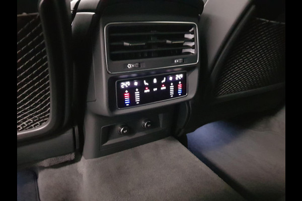 Audi Q8 4.0 TFSI RS Q8 Quattro 600pk! | Panoramadak | Navigatie | Electrische achterklep | Led