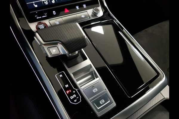 Audi Q8 4.0 TFSI RS Q8 Quattro 600pk! | Panoramadak | Navigatie | Electrische achterklep | Led