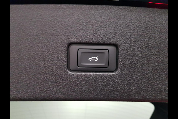 Audi Q8 4.0 TFSI RS Q8 Quattro 600pk! | Panoramadak | Navigatie | Electrische achterklep | Led