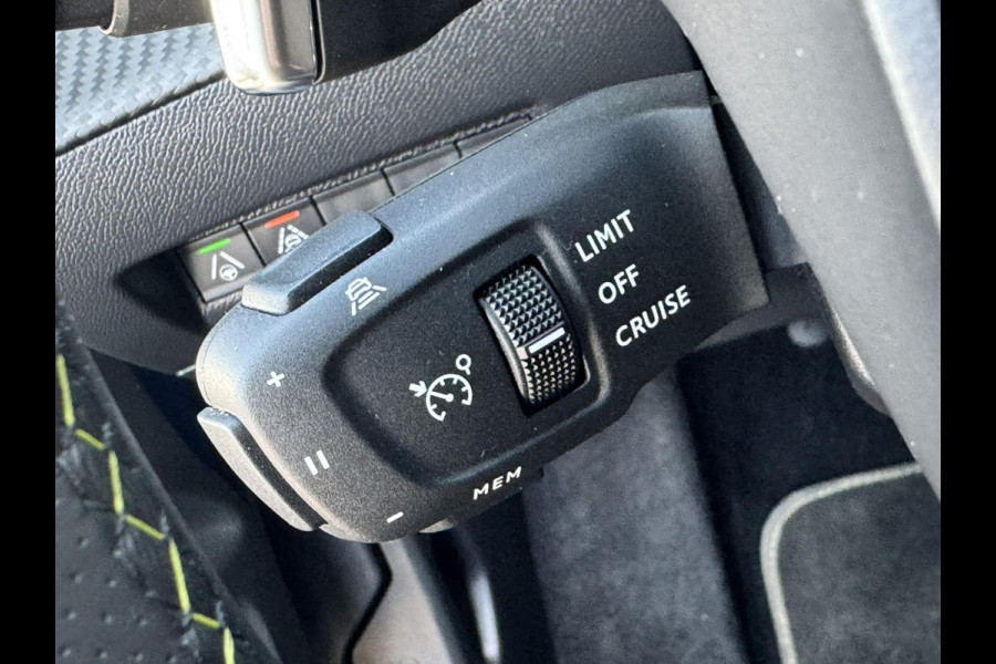 Peugeot 208 1.2 PureTech GT Pack 130PK Automaat Adaptive cruise control Climate control Leder/ Alcantara Stoelverwarming Full LED