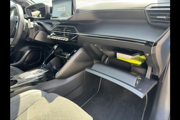 Peugeot 208 1.2 PureTech GT Pack 130PK Automaat Adaptive cruise control Climate control Leder/ Alcantara Stoelverwarming Full LED