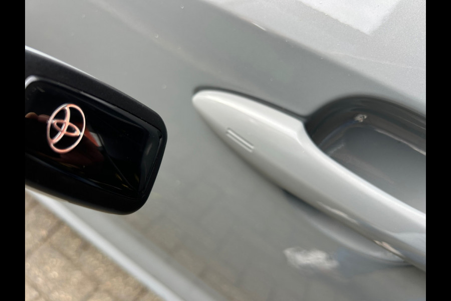Toyota Corolla Touring Sports 1.8 Hybrid Business Plus Trekh. Apple Carplay Digi Dash Rijklaarprijs!