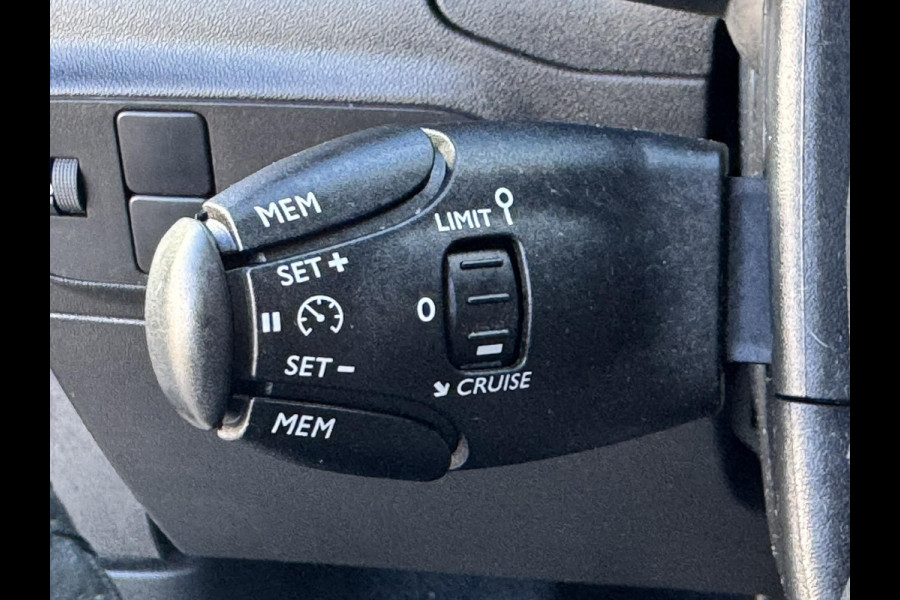 Citroën C3 1.2 PureTech Shine Cruise control Climate control Apple Carplay / Android auto Parkeersensor