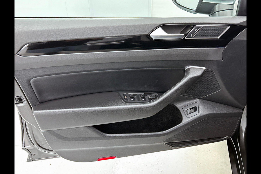 Volkswagen Arteon 1.5 TSI Elegance(NL-auto, Goed onderH, Navi, Carplay, StoelV, Parkeersensoren, Etc)