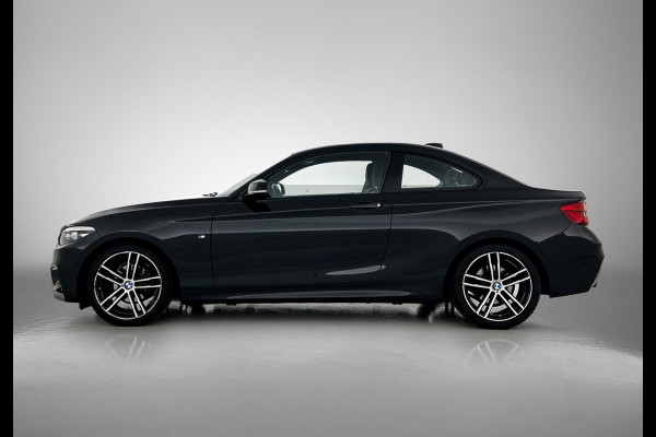 BMW 2 Serie Coupé 218i Executive Edition M-sport (Dealer onderhoud, NL-auto, Navi, Parkeerhulp V+A, Sportstoelen, Etc)
