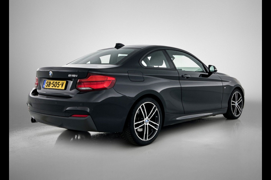 BMW 2 Serie Coupé 218i Executive Edition M-sport (Dealer onderhoud, NL-auto, Navi, Parkeerhulp V+A, Sportstoelen, Etc)