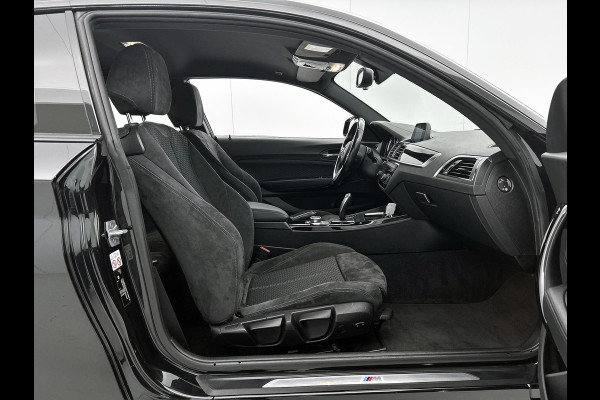BMW 2 Serie Coupé 218i Executive Edition M-sport (Dealer onderhoud, NL-auto, Navi, Parkeerhulp V+A, Sportstoelen, Etc)