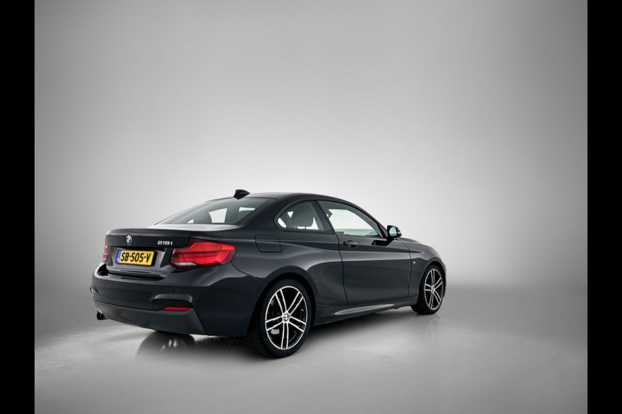 BMW 2 Serie Coupé 218i Executive Edition M-sport (Dealer onderhoud, NL-auto, Navi, Parkeerhulp V+A, Sportstoelen, Etc)