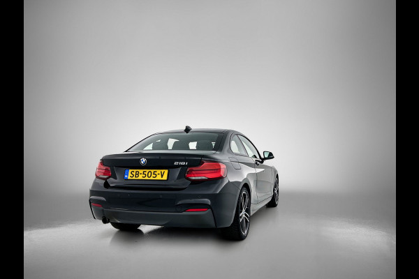 BMW 2 Serie Coupé 218i Executive Edition M-sport (Dealer onderhoud, NL-auto, Navi, Parkeerhulp V+A, Sportstoelen, Etc)