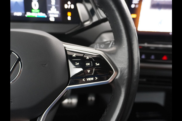 Volkswagen ID.4 204pk 77 kWh NIEUWE HV ACCU ! Navi Adap.Cruise Camera 20" Apple Carplay Android Carplay Mirrorlink Bordherk. Lane-dep. Front-Assist Led Stoelverwarmd dab . Usb Pdc KeylessStart Grootste accu ! Leer/Alcantara 1st. First Snelladen tot 135kw/uur !