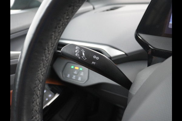 Volkswagen ID.4 204pk 77 kWh NIEUWE HV ACCU ! Navi Adap.Cruise Camera 20" Apple Carplay Android Carplay Mirrorlink Bordherk. Lane-dep. Front-Assist Led Stoelverwarmd dab . Usb Pdc KeylessStart Grootste accu ! Leer/Alcantara 1st. First Snelladen tot 135kw/uur !