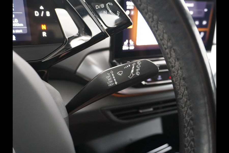 Volkswagen ID.4 204pk 77 kWh NIEUWE HV ACCU ! Navi Adap.Cruise Camera 20" Apple Carplay Android Carplay Mirrorlink Bordherk. Lane-dep. Front-Assist Led Stoelverwarmd dab . Usb Pdc KeylessStart Grootste accu ! Leer/Alcantara 1st. First Snelladen tot 135kw/uur !