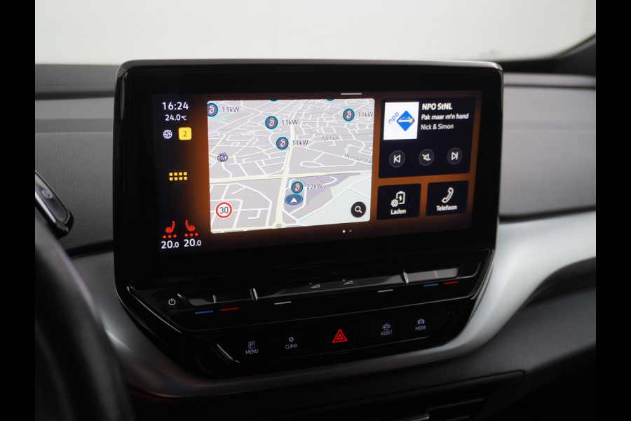 Volkswagen ID.4 204pk 77 kWh NIEUWE HV ACCU ! Navi Adap.Cruise Camera 20" Apple Carplay Android Carplay Mirrorlink Bordherk. Lane-dep. Front-Assist Led Stoelverwarmd dab . Usb Pdc KeylessStart Grootste accu ! Leer/Alcantara 1st. First Snelladen tot 135kw/uur !